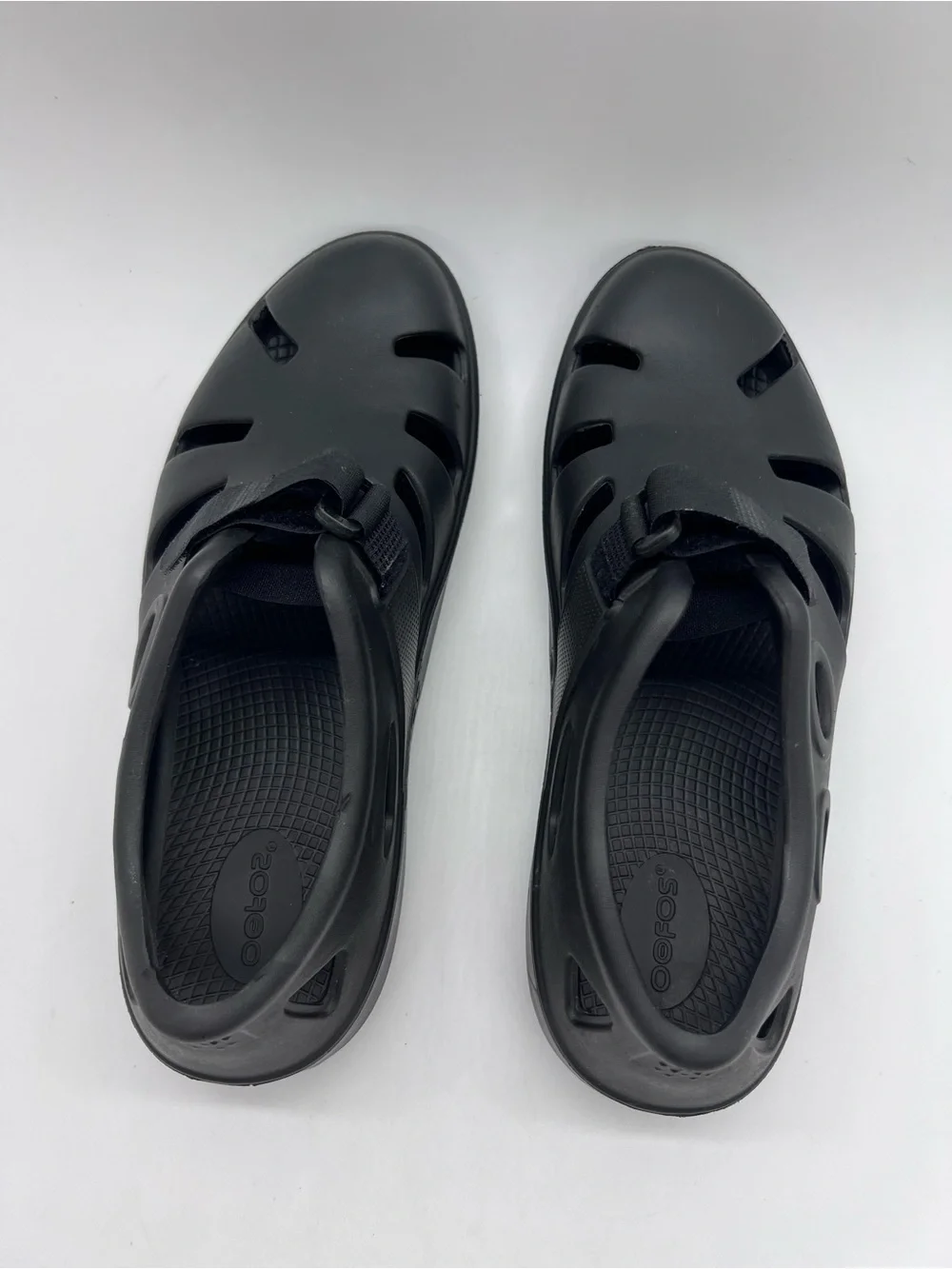 OOFOS Men's Oocandoo Black Recovery Sandals with Adjustable Strap Size 9